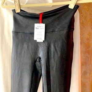 Spanx Faux Leather Leggings. Size S.